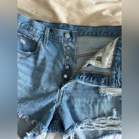 Levi 501 Cutoff Denim High Rise Button Fly 100% Cotton Shorts, Size 32 3” inseam - Picture 5 of 8